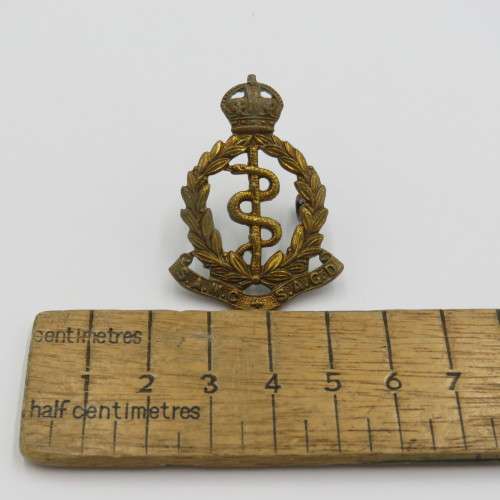 WW2 SA Medical Corps collar badge with King`s crown