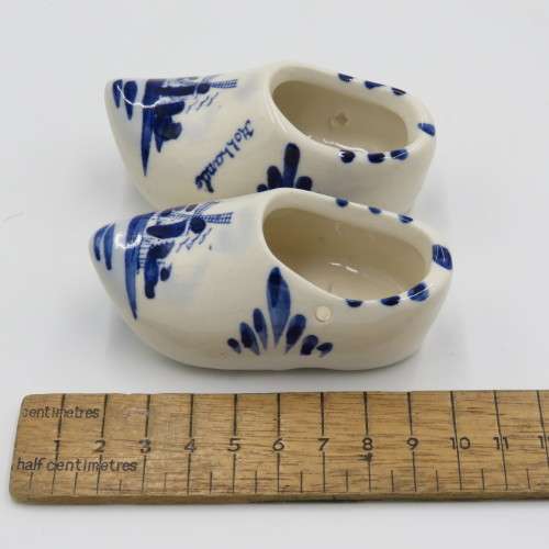 Pair of Blue and white Delft clogs ashtrays