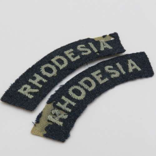 Pair of WW2 Rhodesian Air Force shoulder titles
