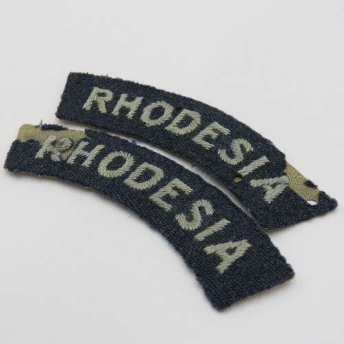 Pair of WW2 Rhodesian Air Force shoulder titles