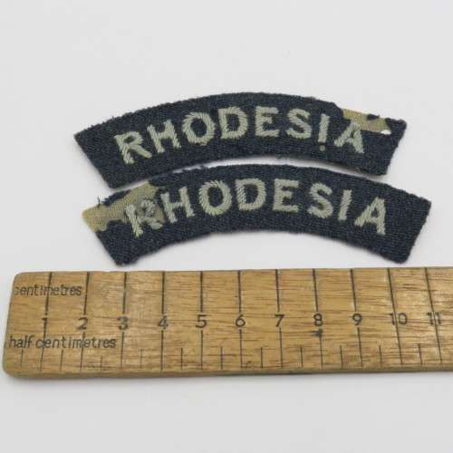 Pair of WW2 Rhodesian Air Force shoulder titles
