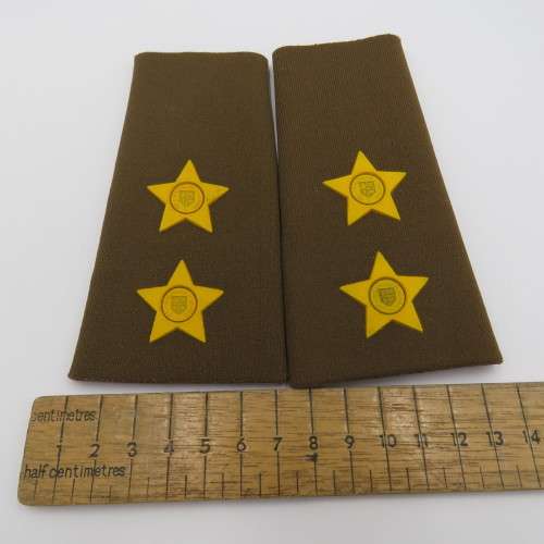 Pair of SADF Lieutenant rank epaulettes - Tupperware