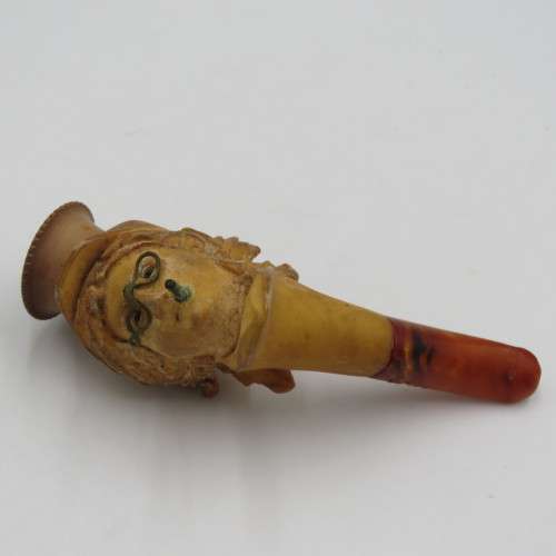 Antique Meerschaum pipe of smoker in case - Damaged mouthpiece