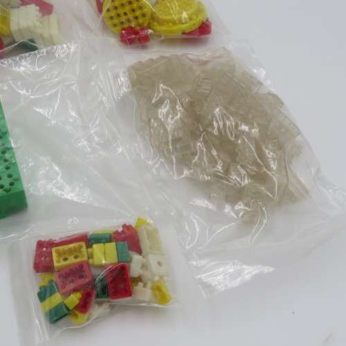 Large lot of vintage plastic building blocks - Smaller then LEGO