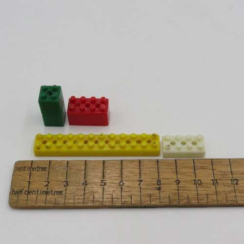 Large lot of vintage plastic building blocks - Smaller then LEGO