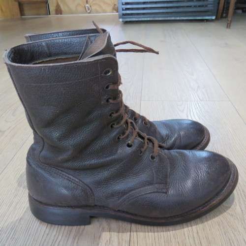 Pair of SADF leather boots - Size 9