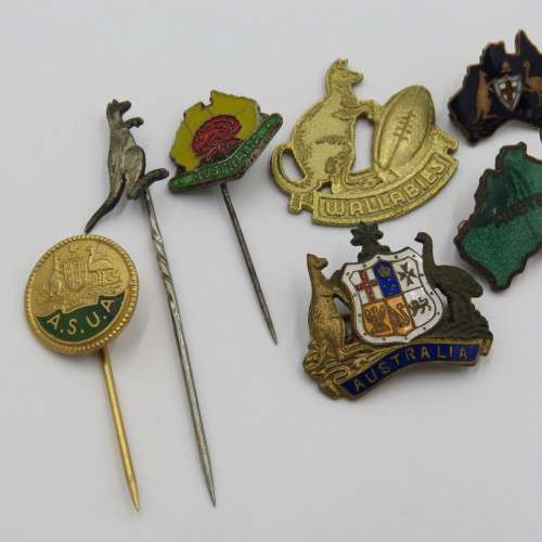 Lot of vintage Australia Rugby and other badges