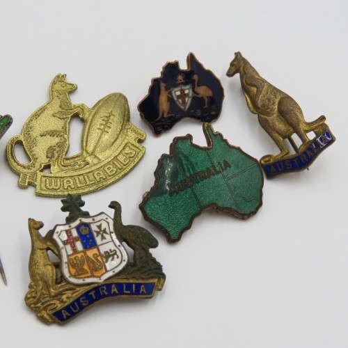 Lot of vintage Australia Rugby and other badges