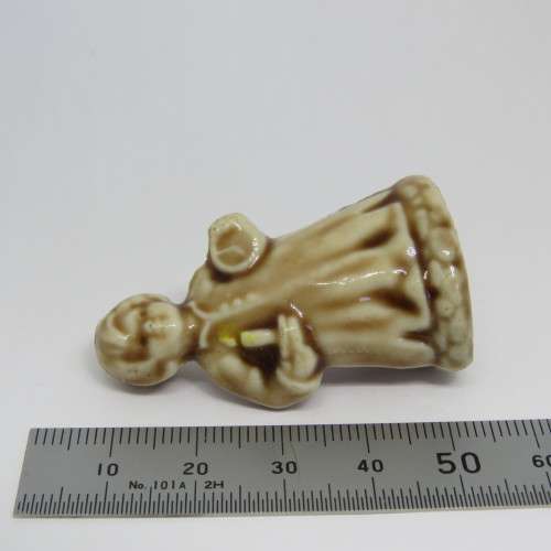 Vintage WADE Whimsies Wee Willie Winkie figurine