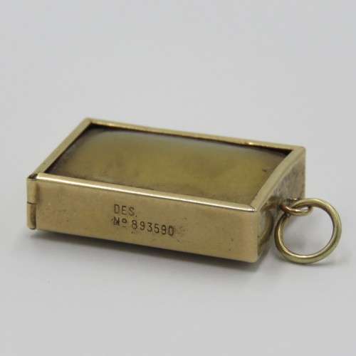 9kt Gold pendant with South African R1 banknote inside - Weighs 3,3 g
