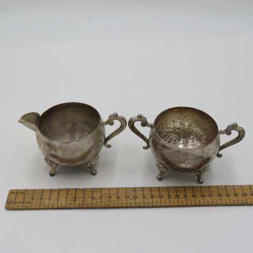 Vintage silverplated tea set - Teapot, milk jug, sugar bowl