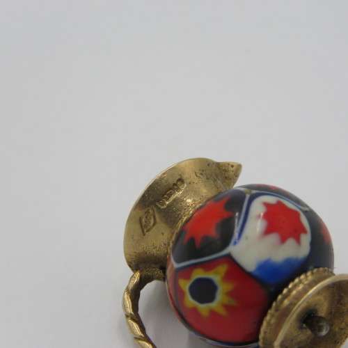 9kt Gold pitcher pendant with glass bead - Weighs 7,0 grams