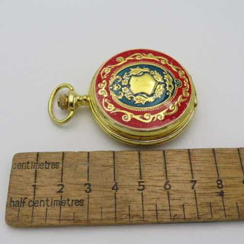 Full hunter quartz pocketwatch with beautiful lid design - Needs battery