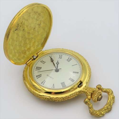 Full hunter quartz pocketwatch with enamel bird design - Needs battery