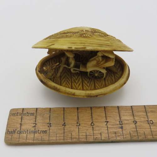 Japanese shell art tourist replica