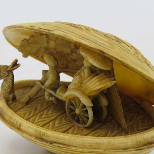 Japanese shell art tourist replica