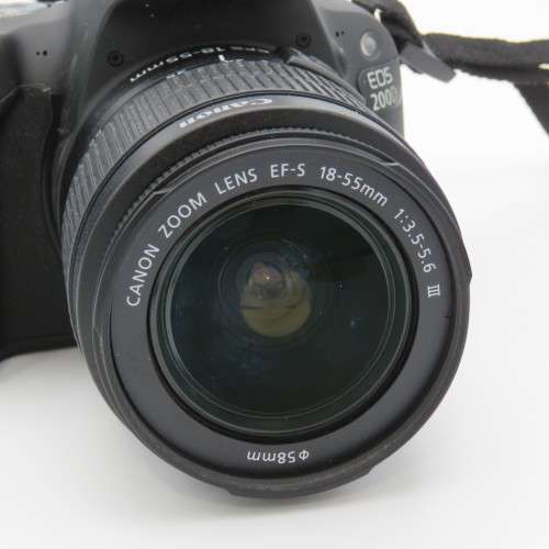 Canon EOS 200D digital camera with 18-55mm lens - in Canon pouch - Needs battery