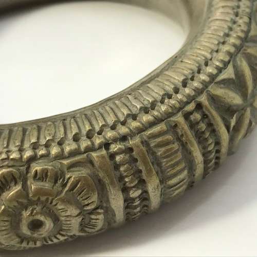 Vintage Indian silver bangle - Weighs 154 grams