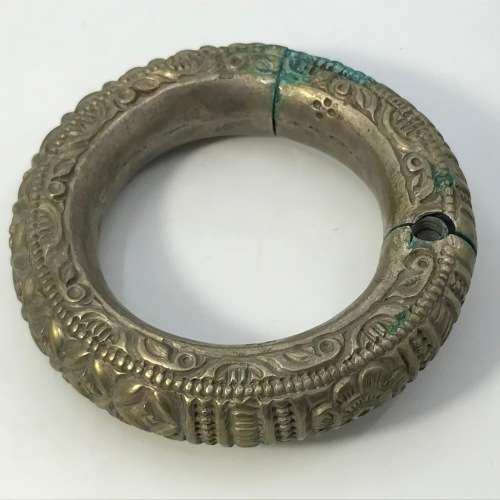Vintage Indian silver bangle - Weighs 154 grams