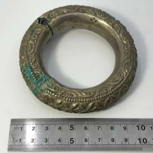 Vintage Indian silver bangle - Weighs 154 grams