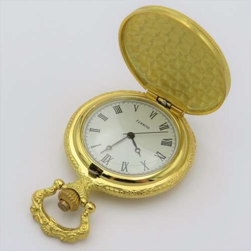 Full hunter quartz pocketwatch with dragon design lid - Needs battery