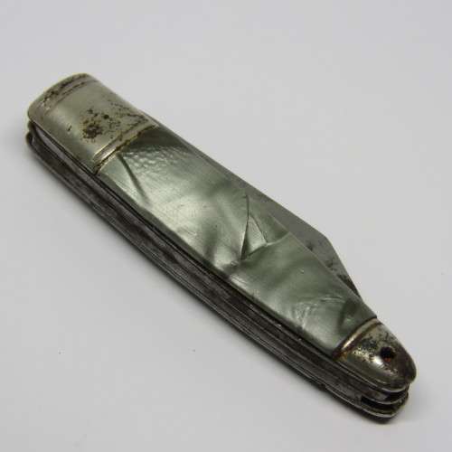 Vintage Richards mini pocket knife with opener and screwdriver