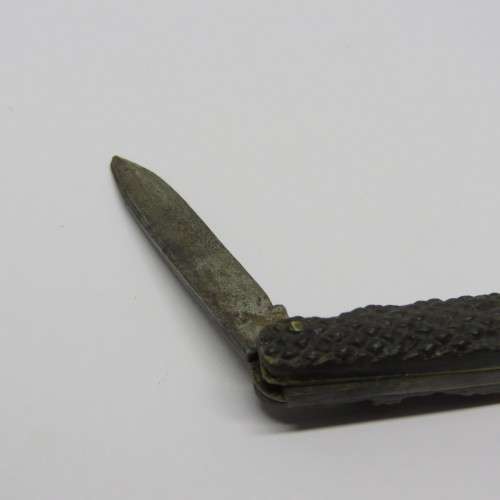 Vintage 2 blade pocket knife with damaged horn handles