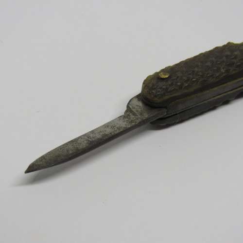 Vintage 2 blade pocket knife with damaged horn handles