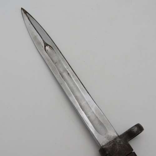 Russian 6x2 AK47 Bayonet with steel scabbard - One screw on handle missing