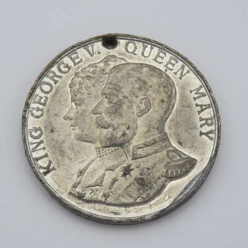 King George V and Queen Mary silver jubilee 1935 commemoration medallion