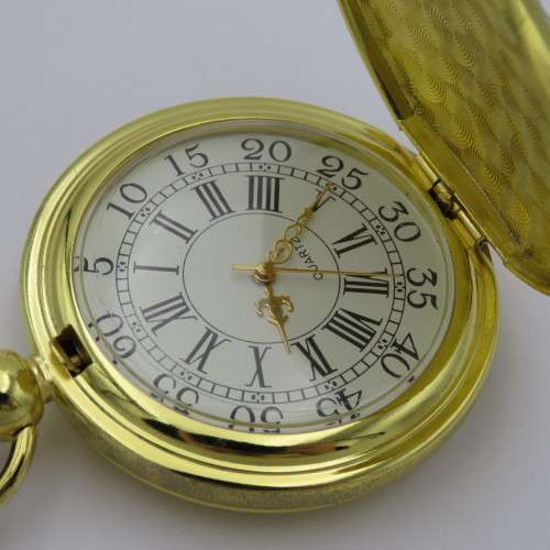 Full hunter quartz pocketwatch - Needs battery