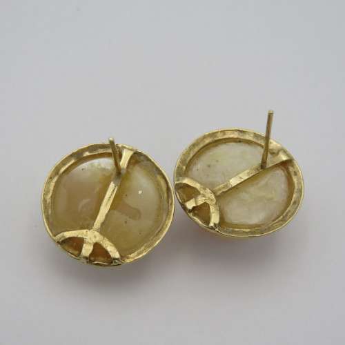 9kt Gold Mabe pearl earrings - Weighs 4,3 grams