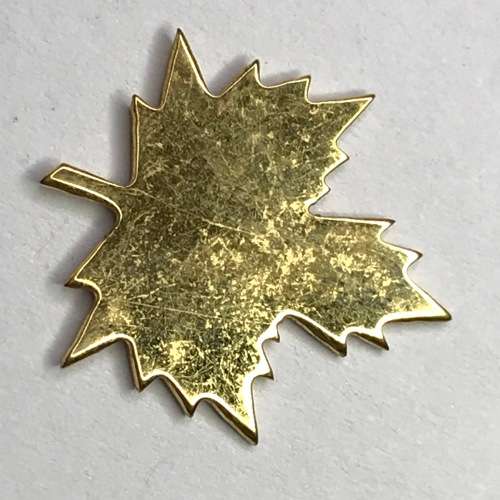 Canada maple leaf pin badge