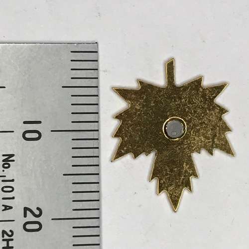 Canada maple leaf pin badge