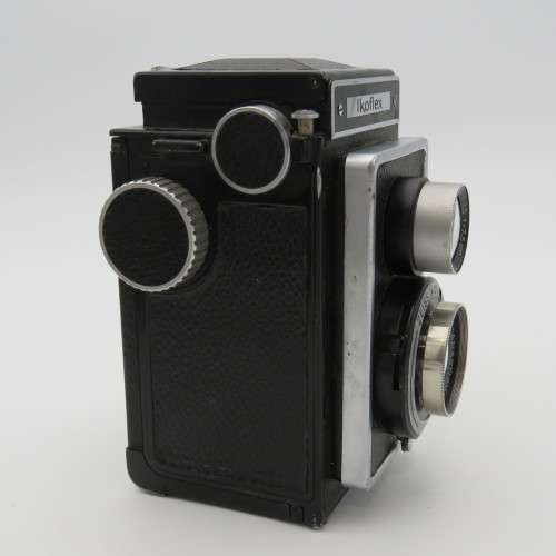 Zeiss Ikon Ikoflex twin lens reflex camera - Advance lever broken