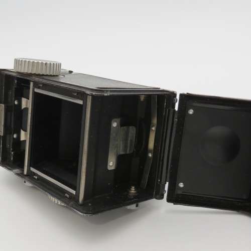 Zeiss Ikon Ikoflex twin lens reflex camera - Advance lever broken