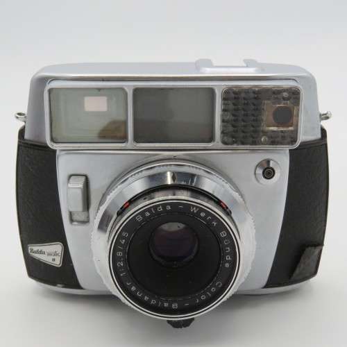 Vintage Balda Baldamatic II 35mm camera in pouch