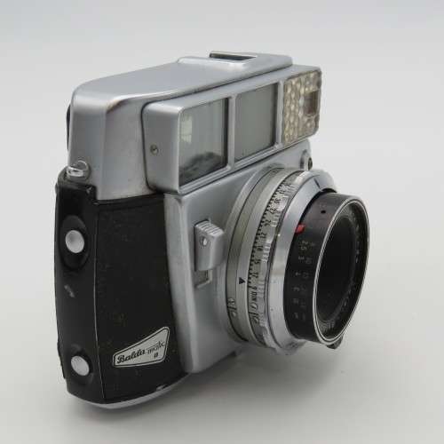 Vintage Balda Baldamatic II 35mm camera in pouch