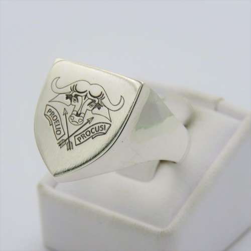 Sterling silver ring with SADF 32 battalion crest - Size W - Weighs 12,8 g
