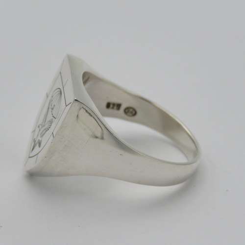 Sterling silver ring with SADF 1 Parachute battalion crest - Weighs 12,5 g - Size X