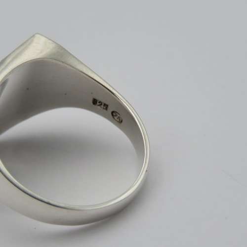Sterling silver ring with SADF 1 Parachute battalion crest - Weighs 12,5 g - Size X