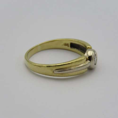 18kt White and yellow gold diamond ring - appr. 0,15ct - Weighs 5,6 g - Size S