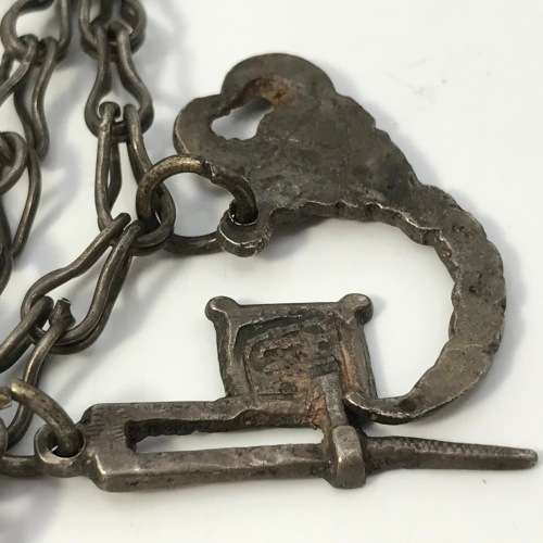 Vintage Silver Hamsa choker necklace - weighs 114.0 gram - size 33cm