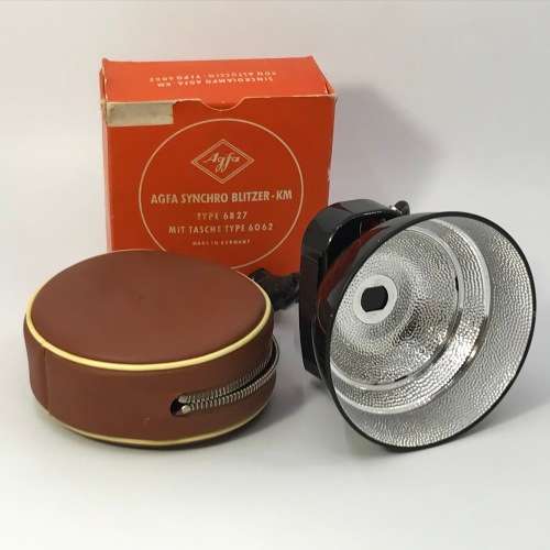 Vintage Agfa Synchro Blitzer flash holder in case
