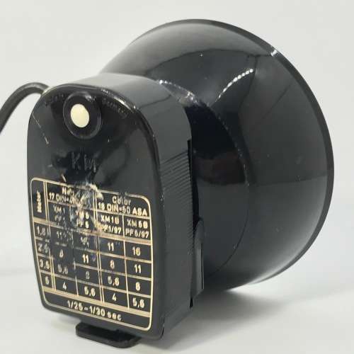 Vintage Agfa Synchro Blitzer flash holder in case