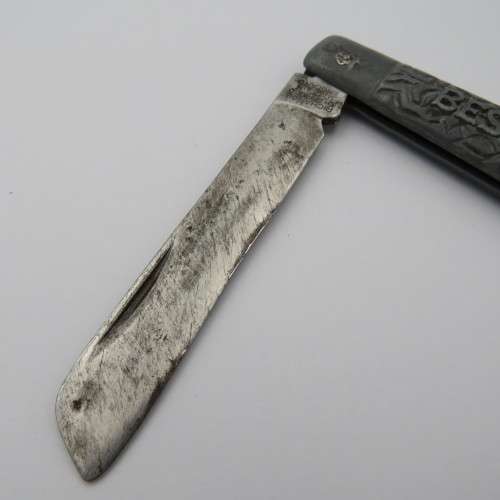 Vintage Richards BEST Tent Mark folding pocket knife - Blade lock is loose
