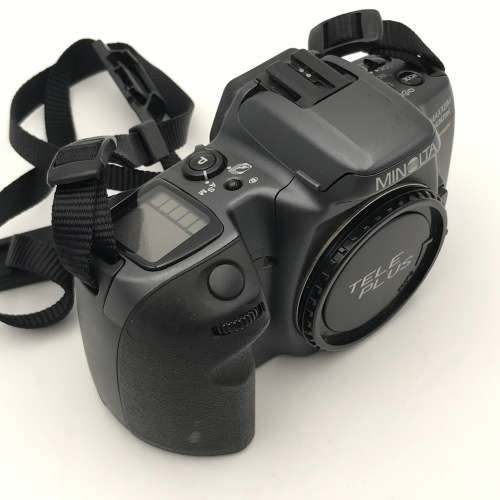 Minolta Maxxum 500 Si Super 35mm camera with two lenses, two flashes, lens filters and bag