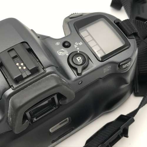 Minolta Maxxum 500 Si Super 35mm camera with two lenses, two flashes, lens filters and bag