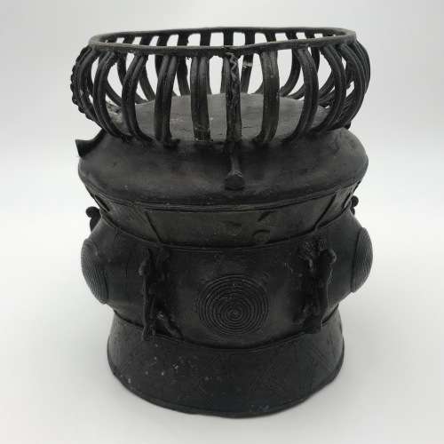 Ashanti Bronze pot with Chief and Tribal members on lid