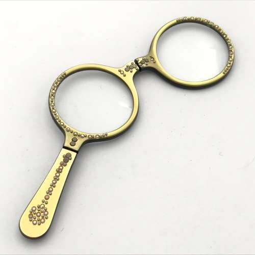 Foldable reading glasses / magnifying glass